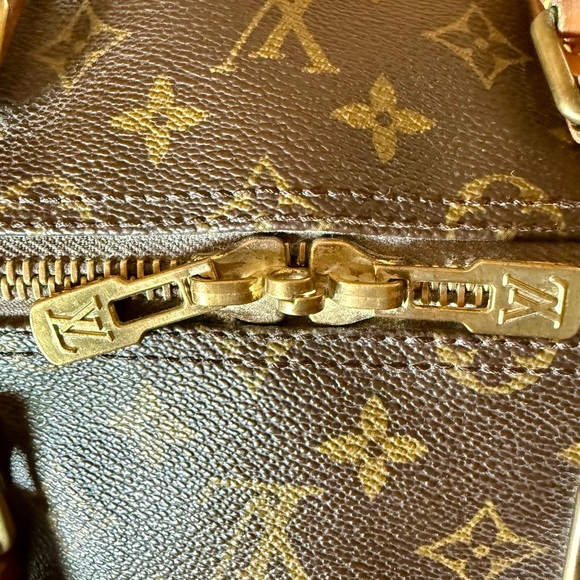 Louis Vuitton 55 Brown and Gold Monogram Duffel Bag - Picture 9 of 15